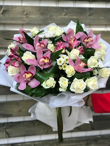 Букет цветов из: Розы и Хризантемы в Балобаново